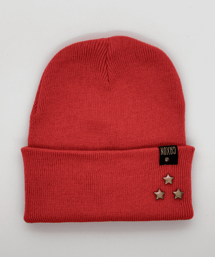 Beanie Lana Coral con aplique 3 estrellas Caxon